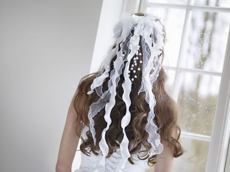 Bänder als Kopfschmuck für die Braut ~ Accessoires für Ihre Hochzeit